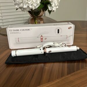 T3 Twirl Ceramic 1 1/4 professional curling iron